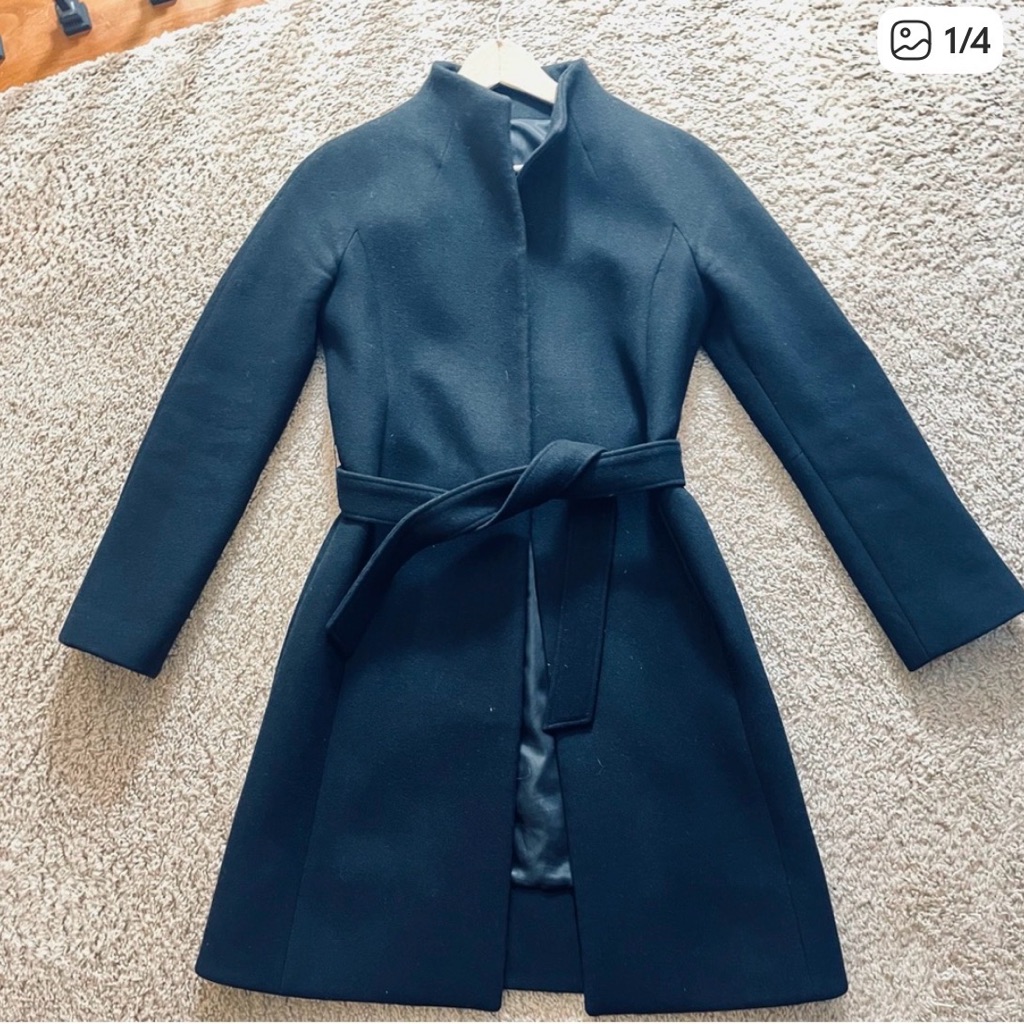 $558.00 Elie Tahari Saks Fifth Avenue Wool Black Timeless Belted Coat Chic